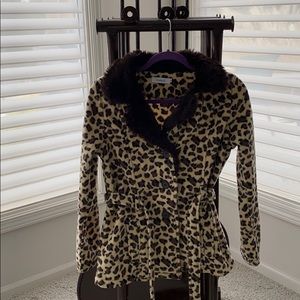 Cinthy Q animal print jacket belted “fur” collar